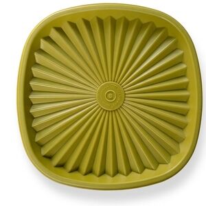 Tupperware 841-3 model is a square Servalier replacement lid